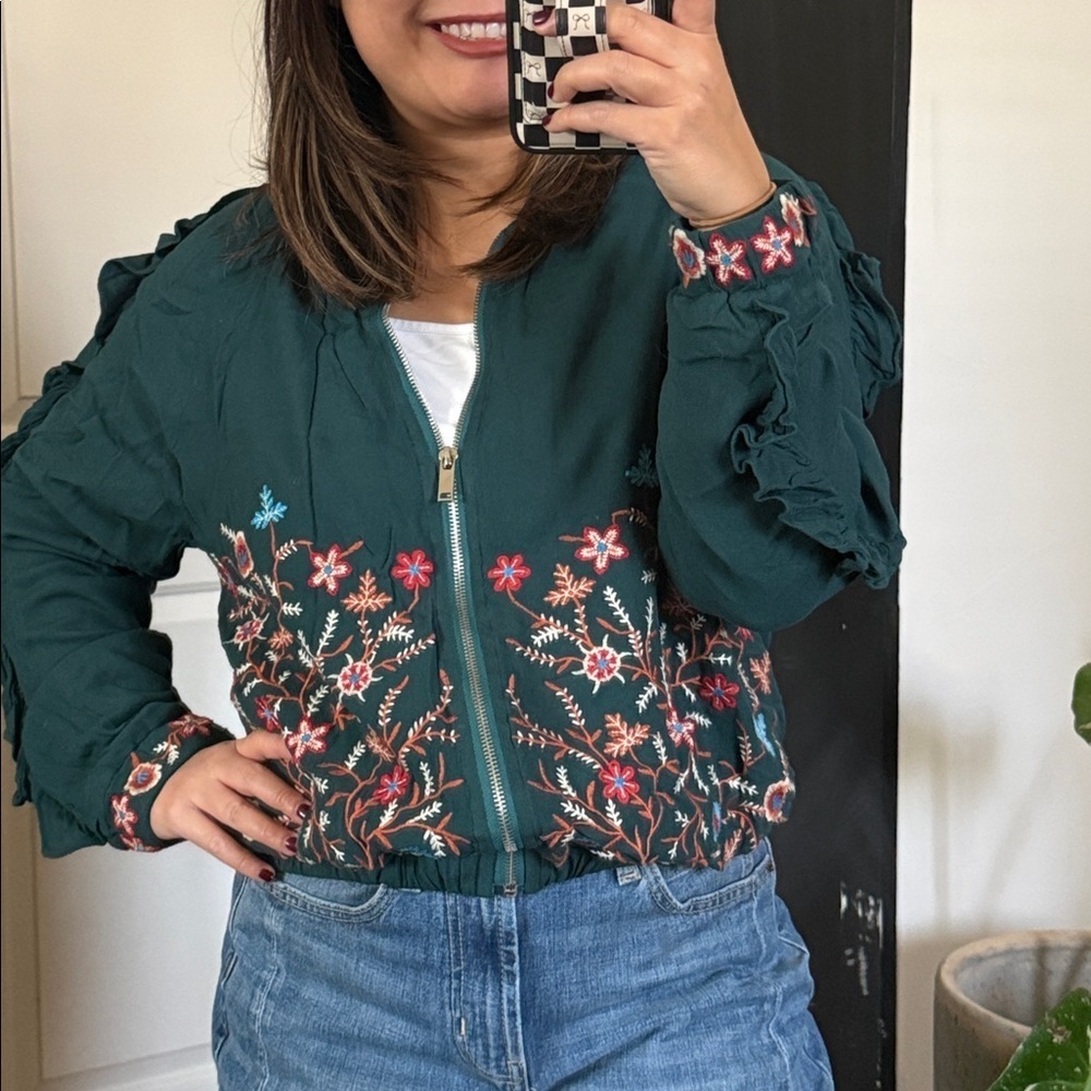 UMGEE Ruffle Sleeve Embroidered Zip Front Bomber Jacket. Size‎ S